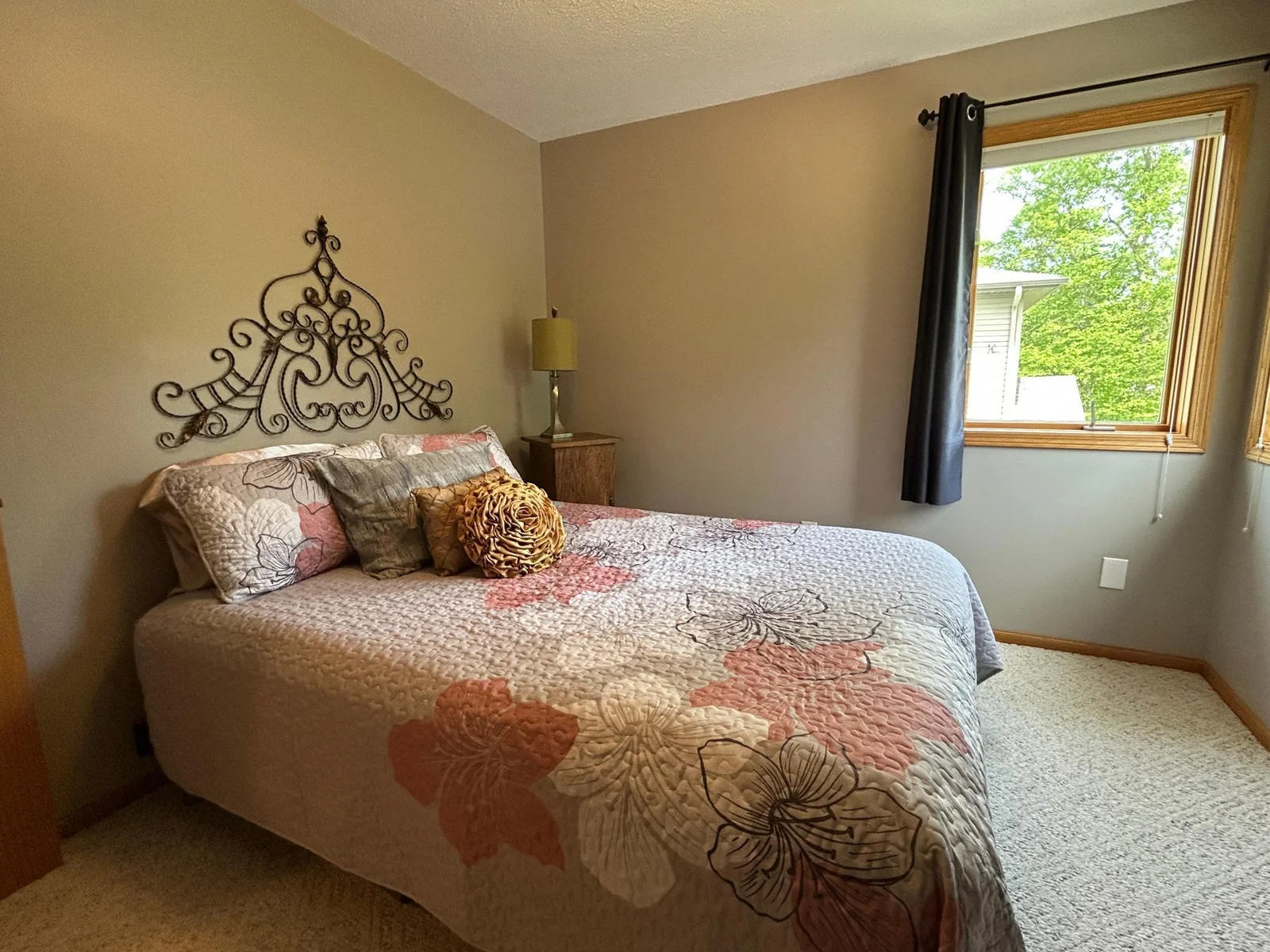 Bedroom 2.JPG