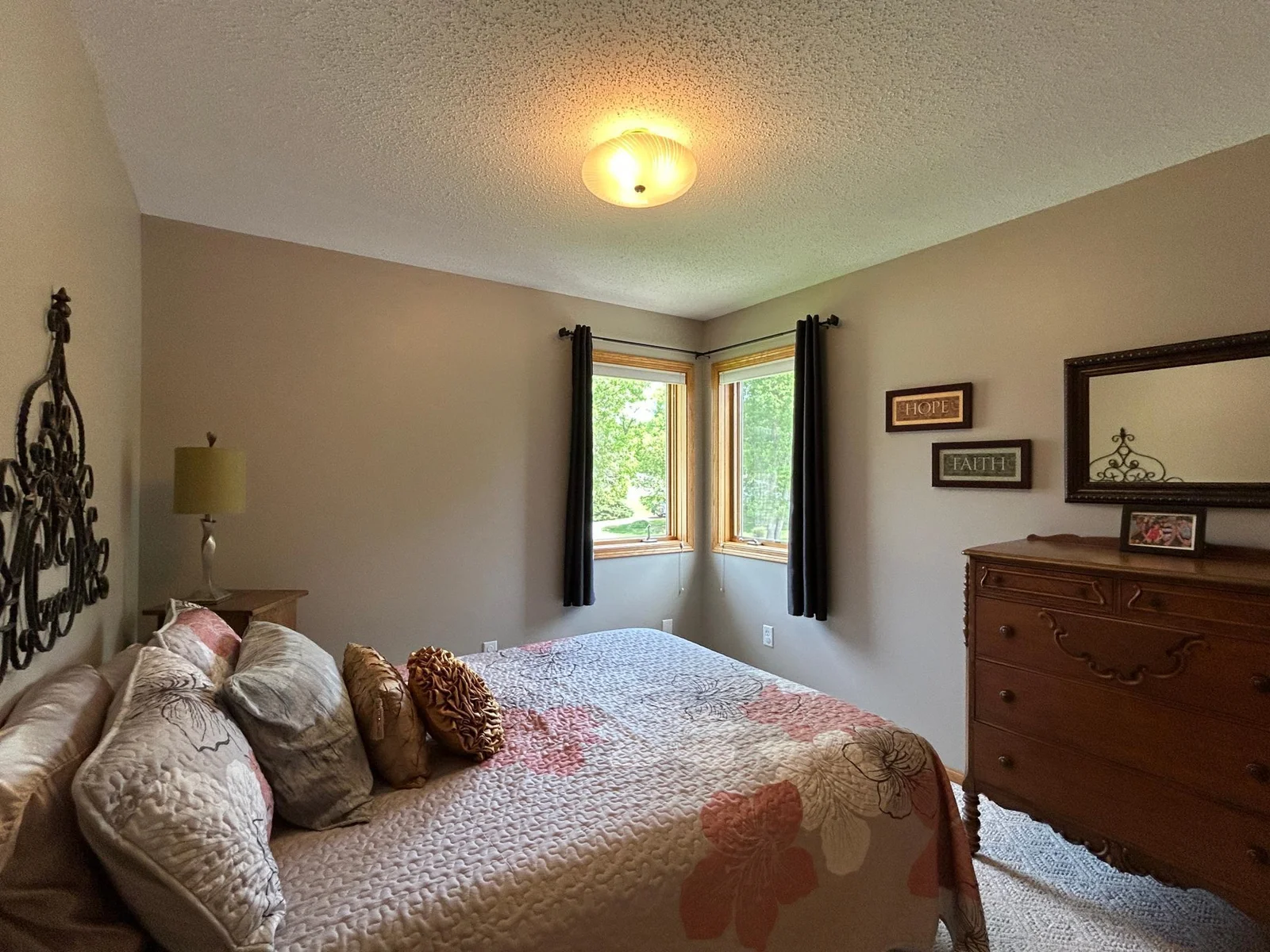 Bedroom 2.JPG