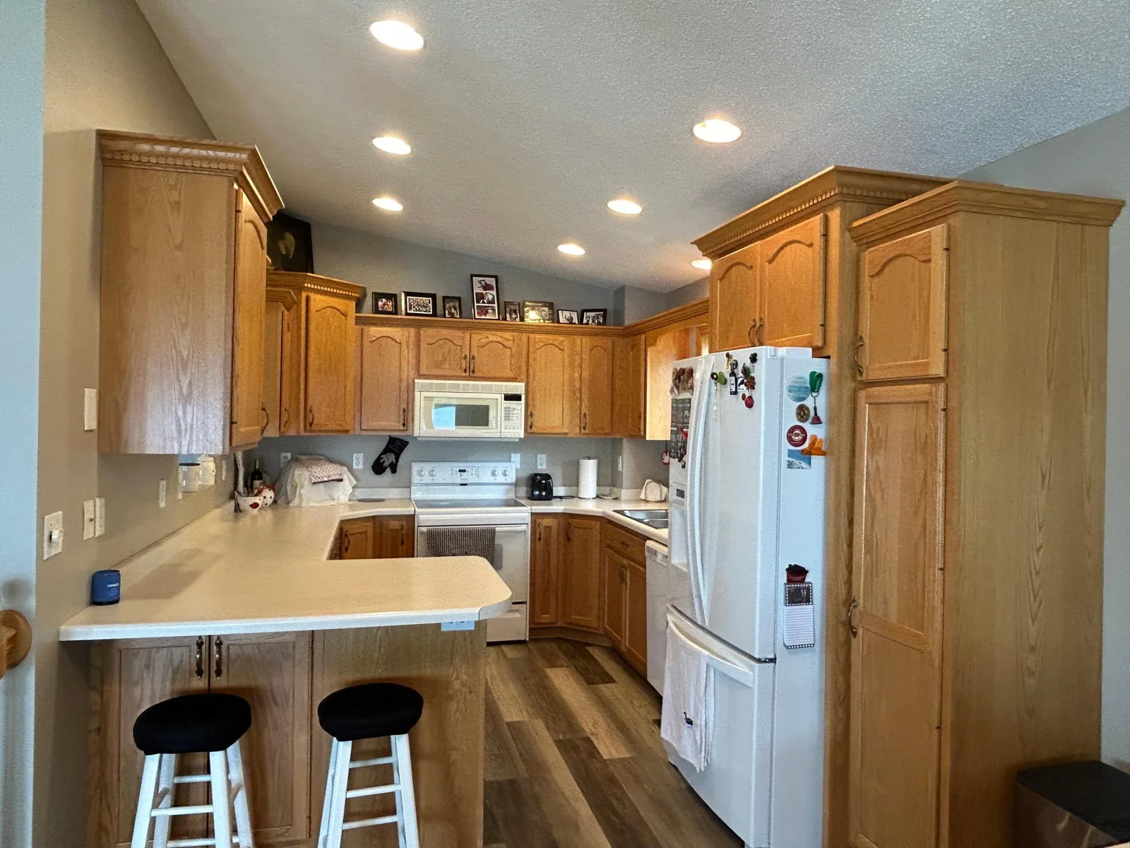 Bright, Roomy Kitchen.JPG