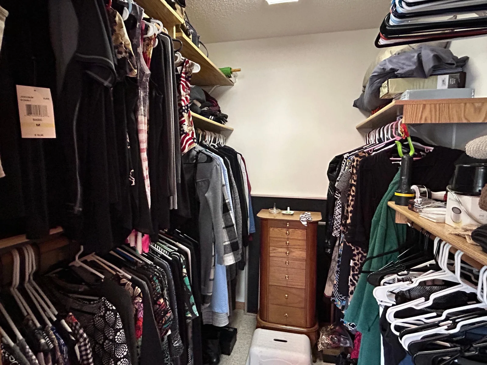 Master Walk In Closet.JPG