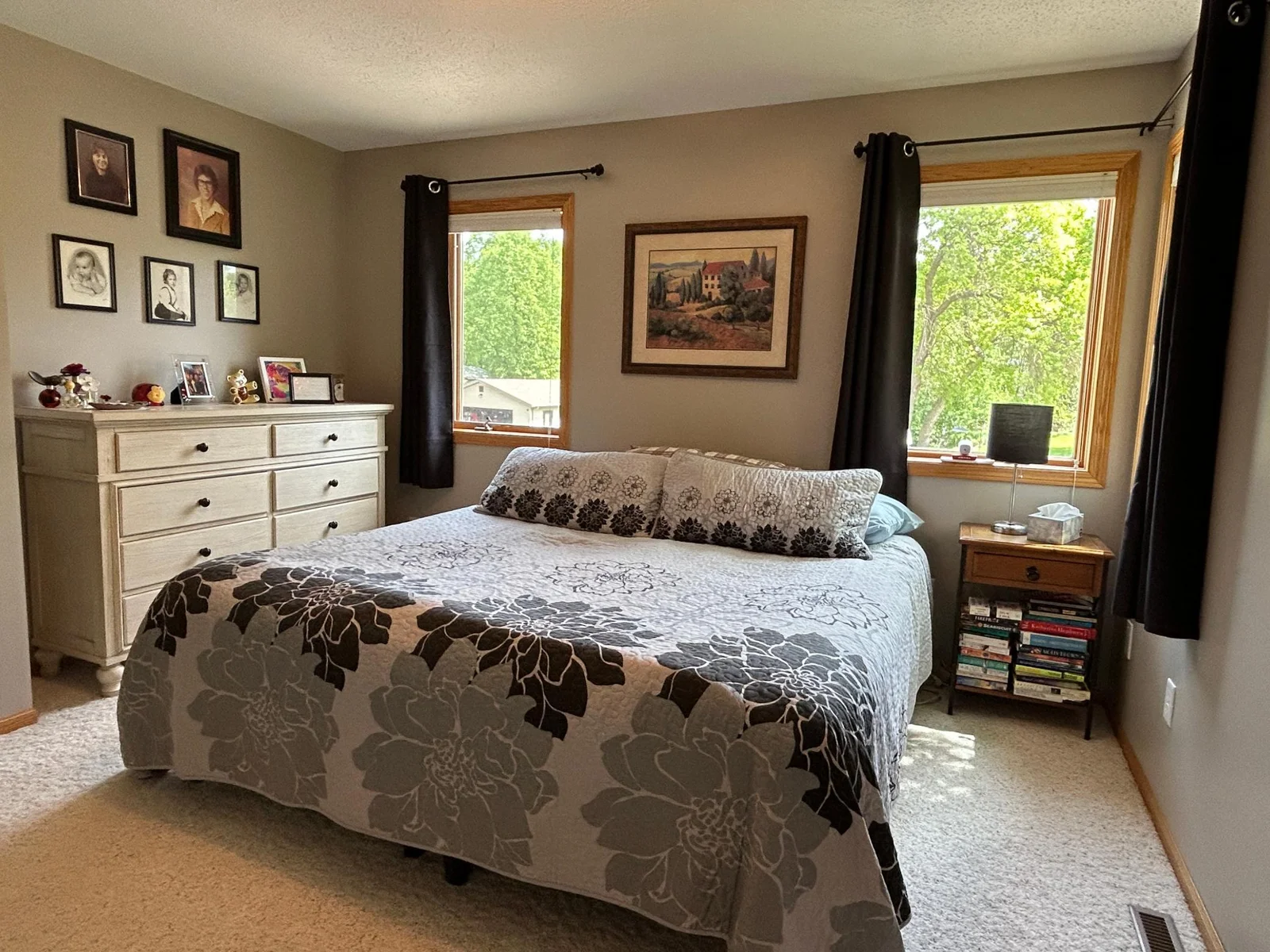 Master Bedroom.JPG