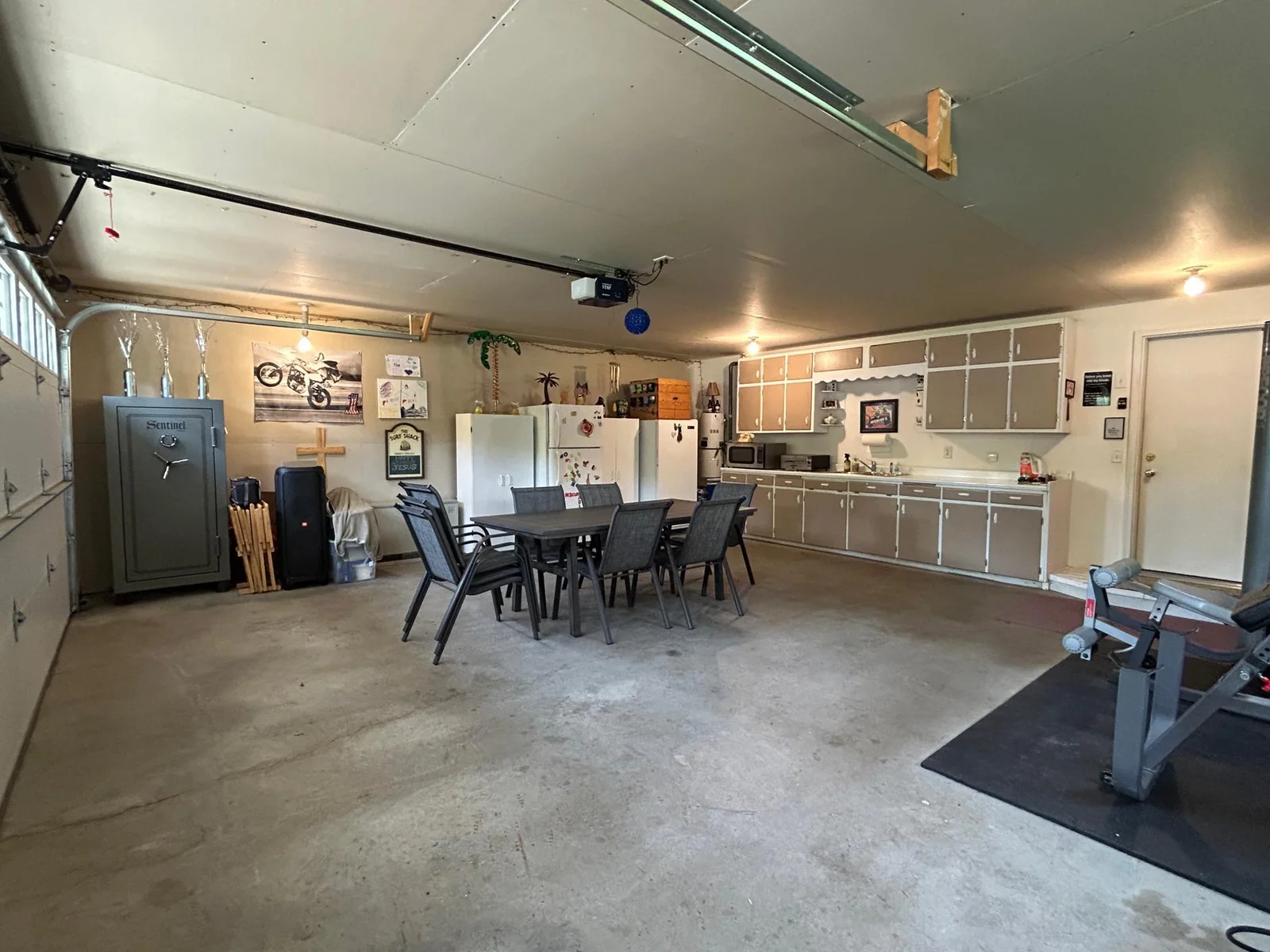 Huge Attached Garage.JPG