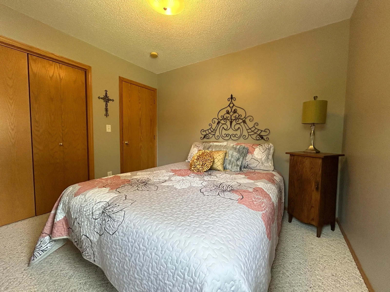 Bedroom 2.JPG
