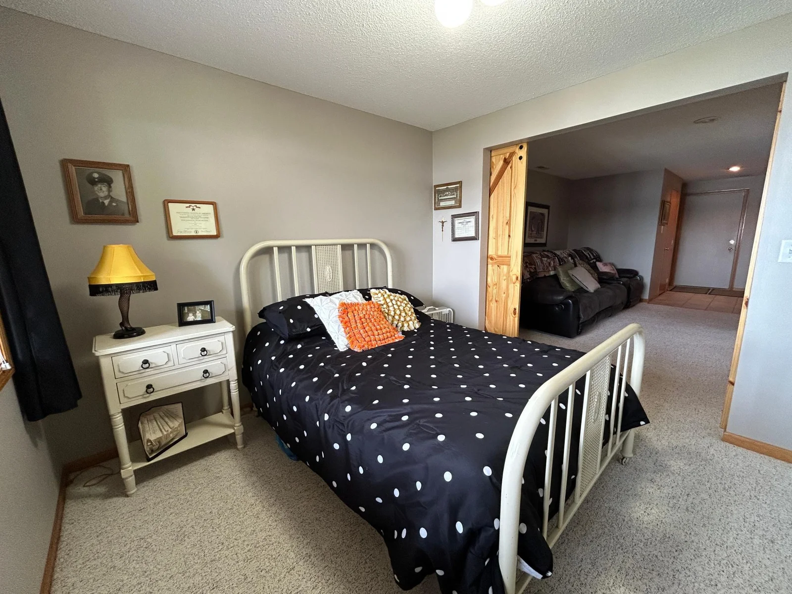 Guest Room 1.JPG