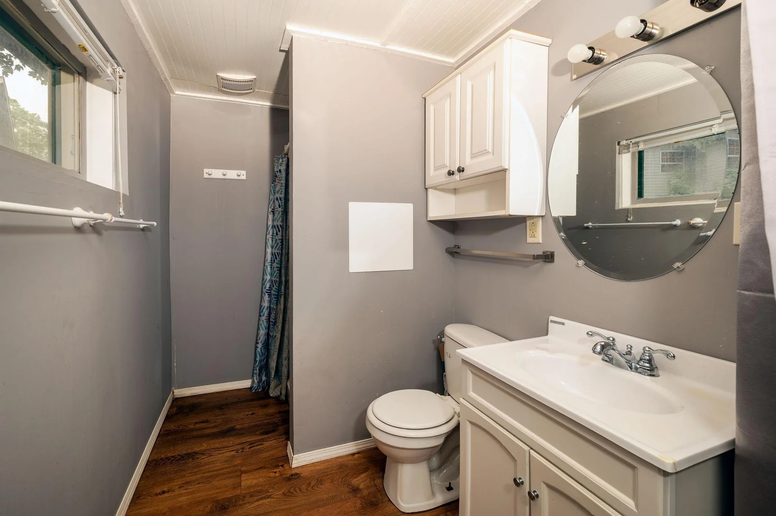 Bunkhouse Bathroom.jpg