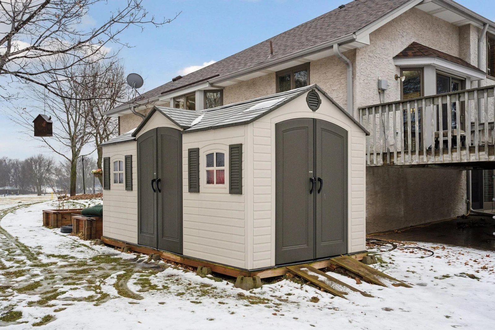 Storage shed recently installed and is staying with the property