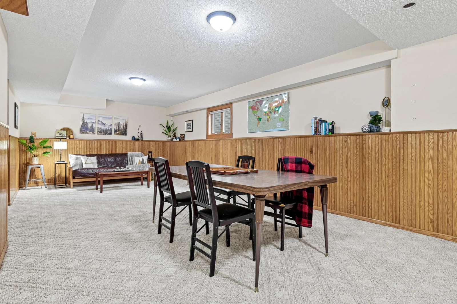 It can be used as a game room, office or exercise room