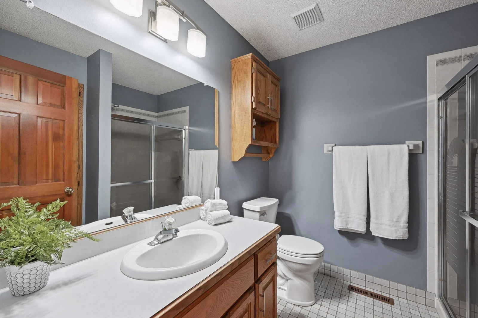 Ensuite bath!