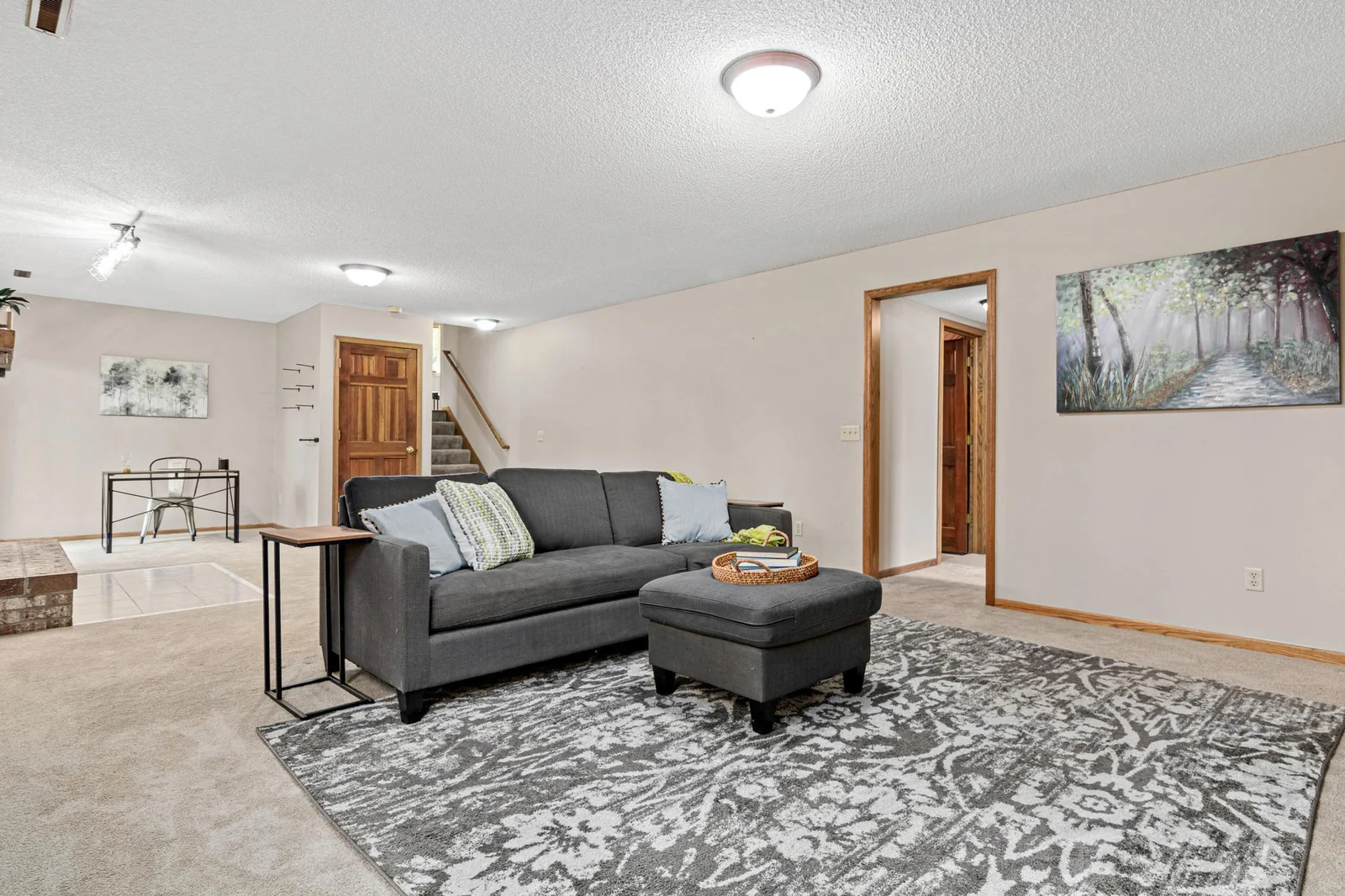 Spacious 3rd level family room great for entertaining