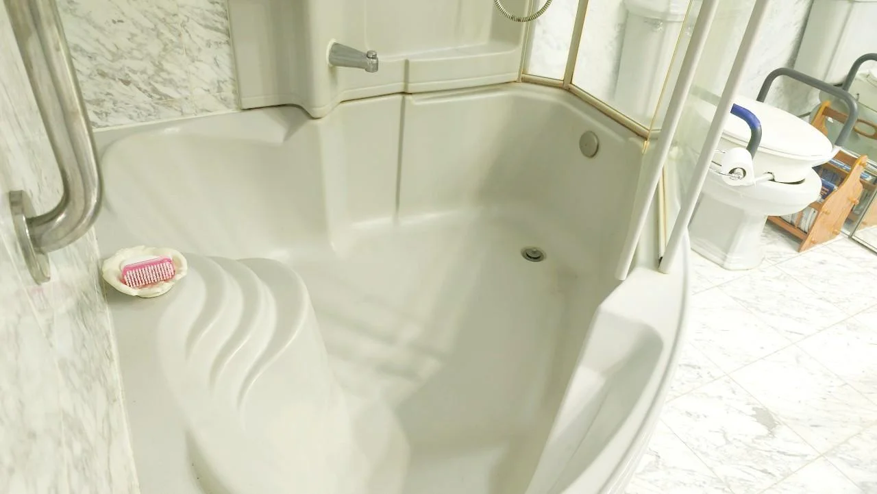 bath1.jpg