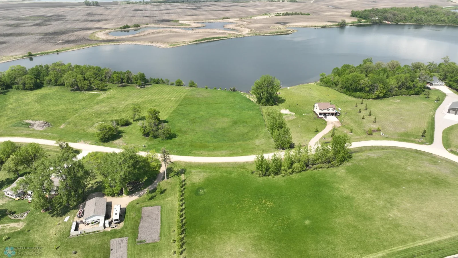 LP LOT Lake9.JPG