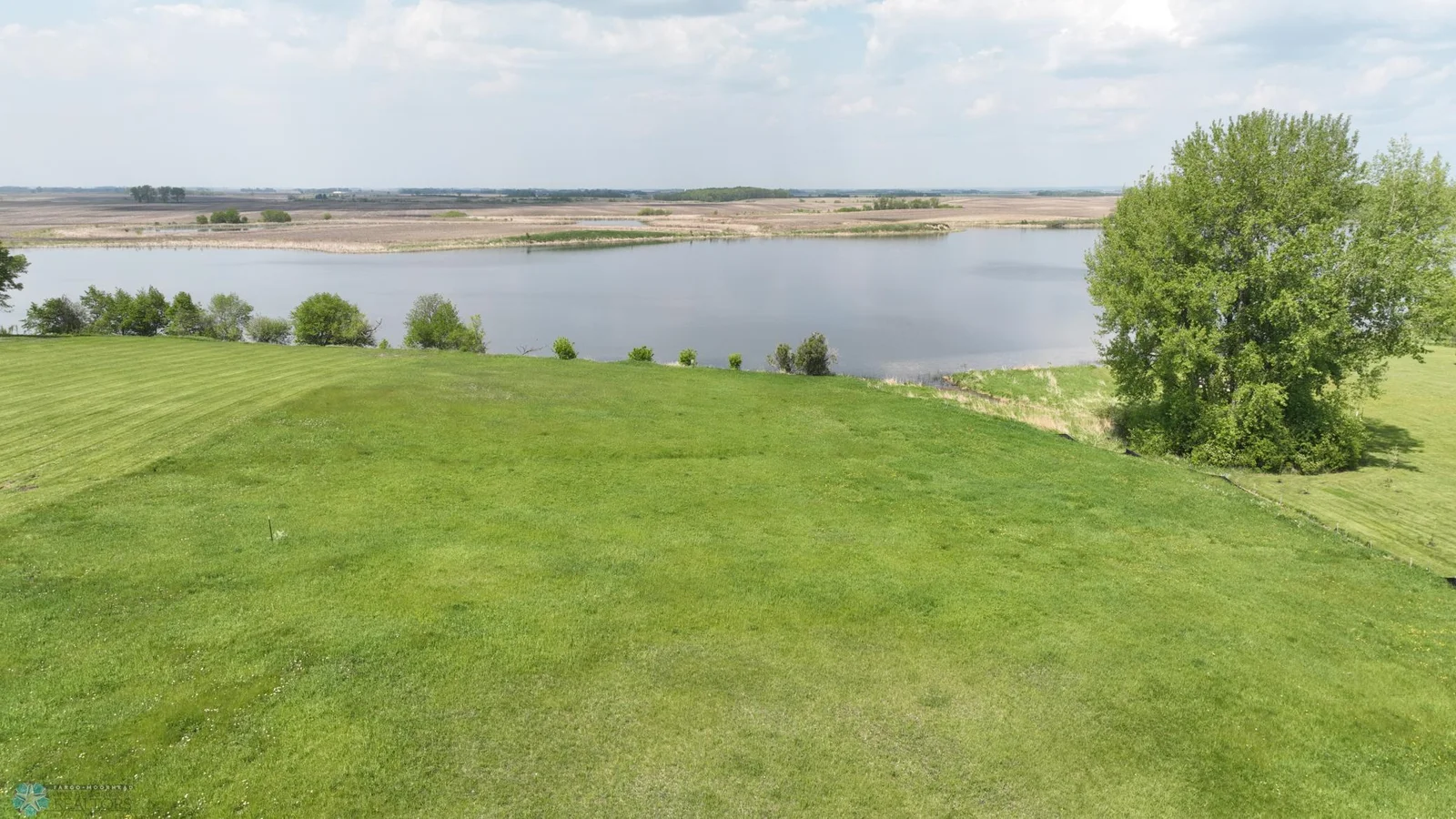 LP LOT Lake21.JPG