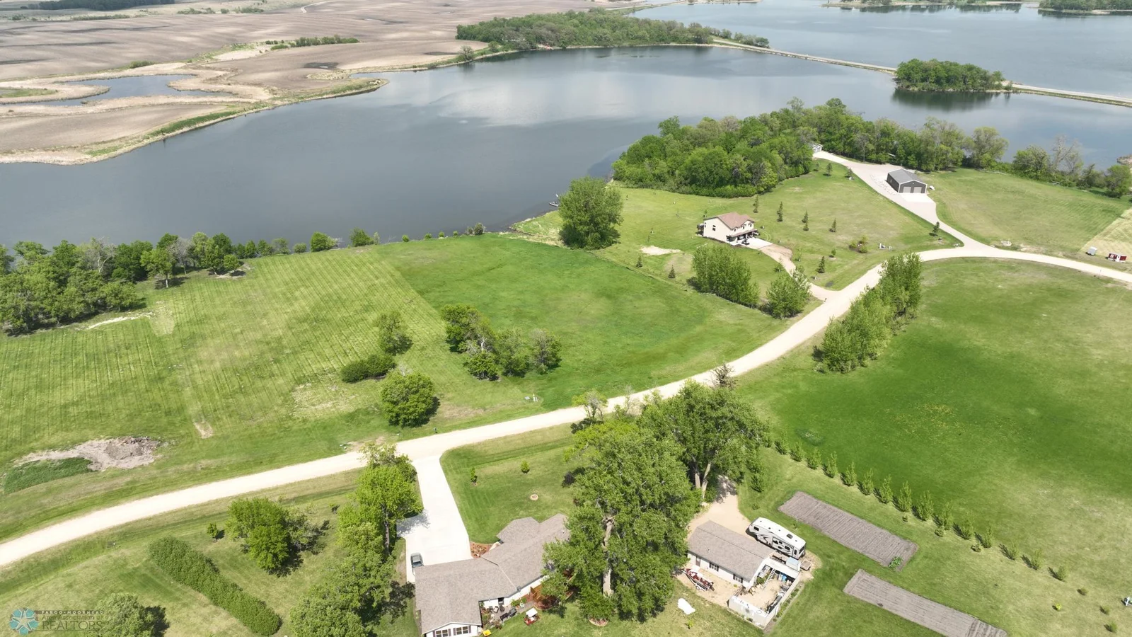 LP LOT Lake8.JPG