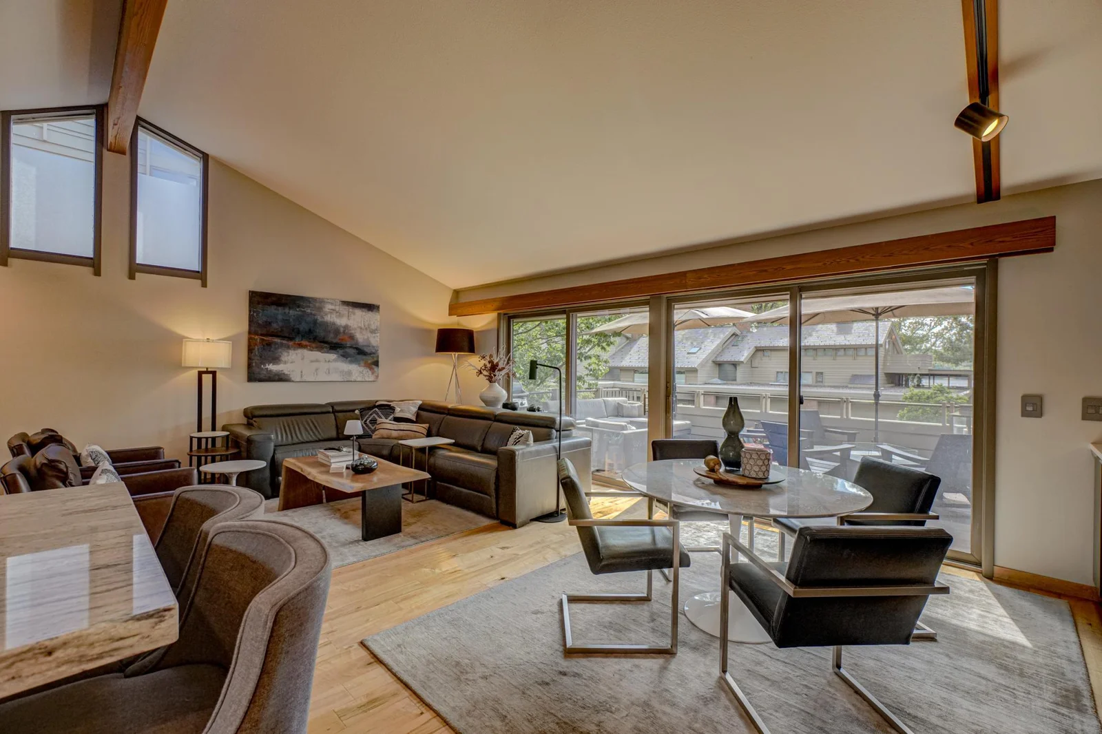 120 Eastbank Court New Edit-17.jpg