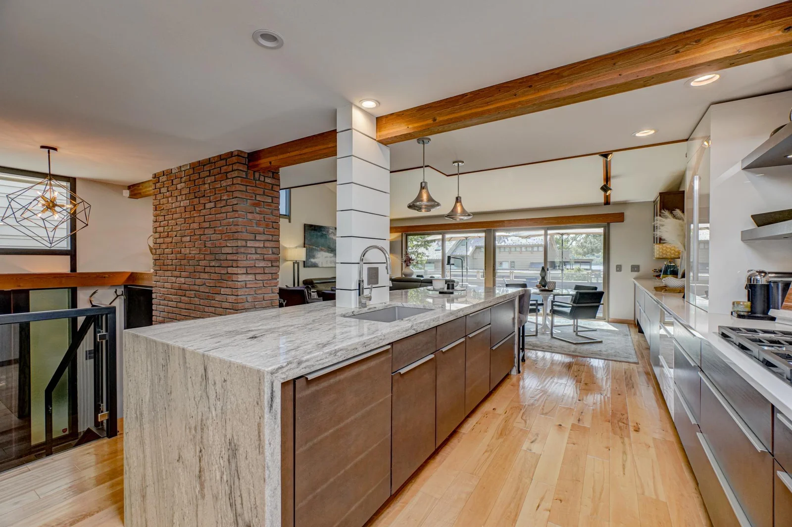 120 Eastbank Court New Edit-13.jpg