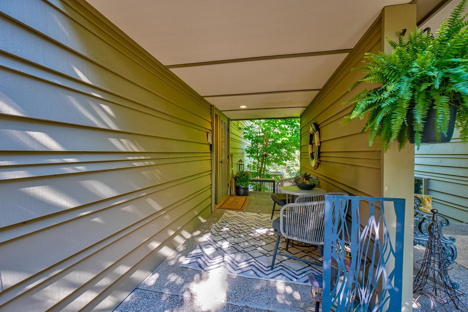 120 Eastbank Ct N-80.jpg