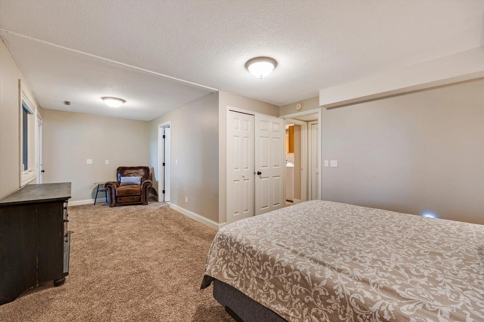 54-6570 Rustic Rd_54.jpg