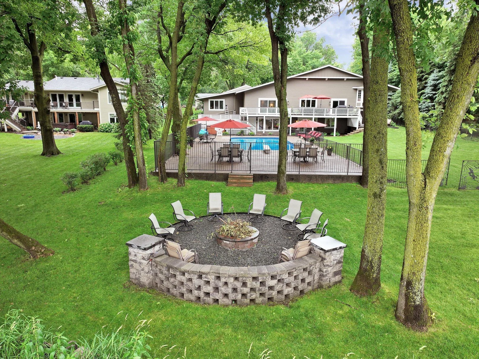 06-6570 Rustic Rd_06.jpg