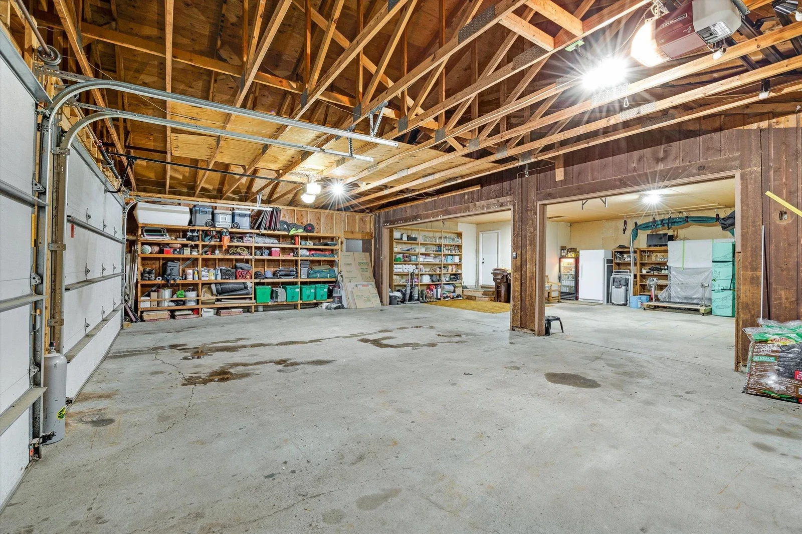 20-6570 Rustic Rd_20.jpg
