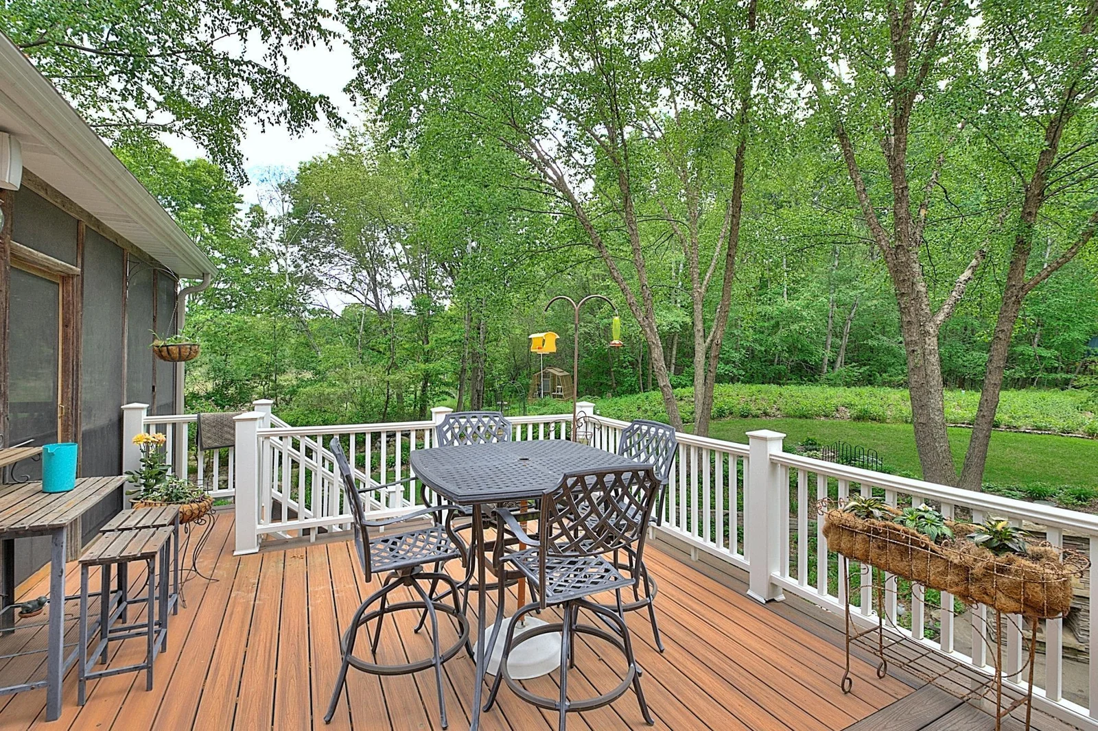 Maintenance-free Deck