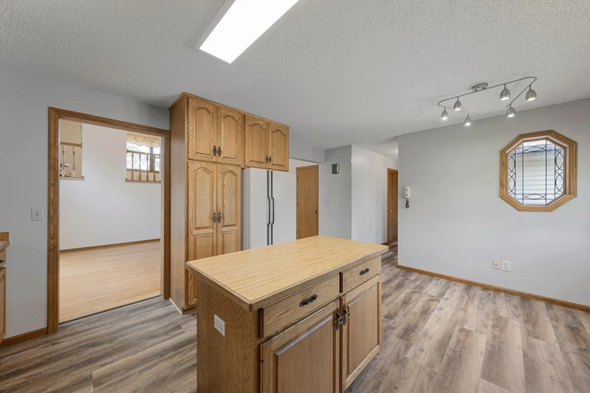 19 Kitchen