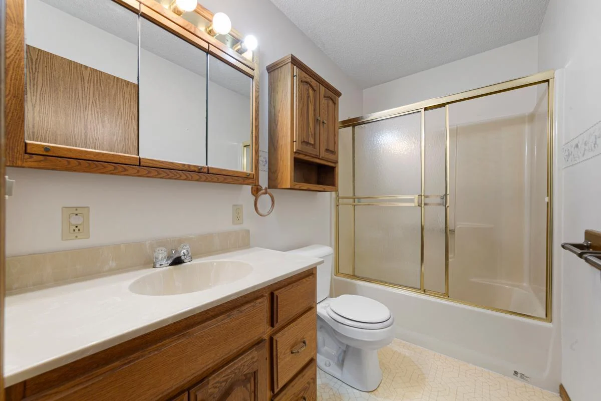 26 Bathroom