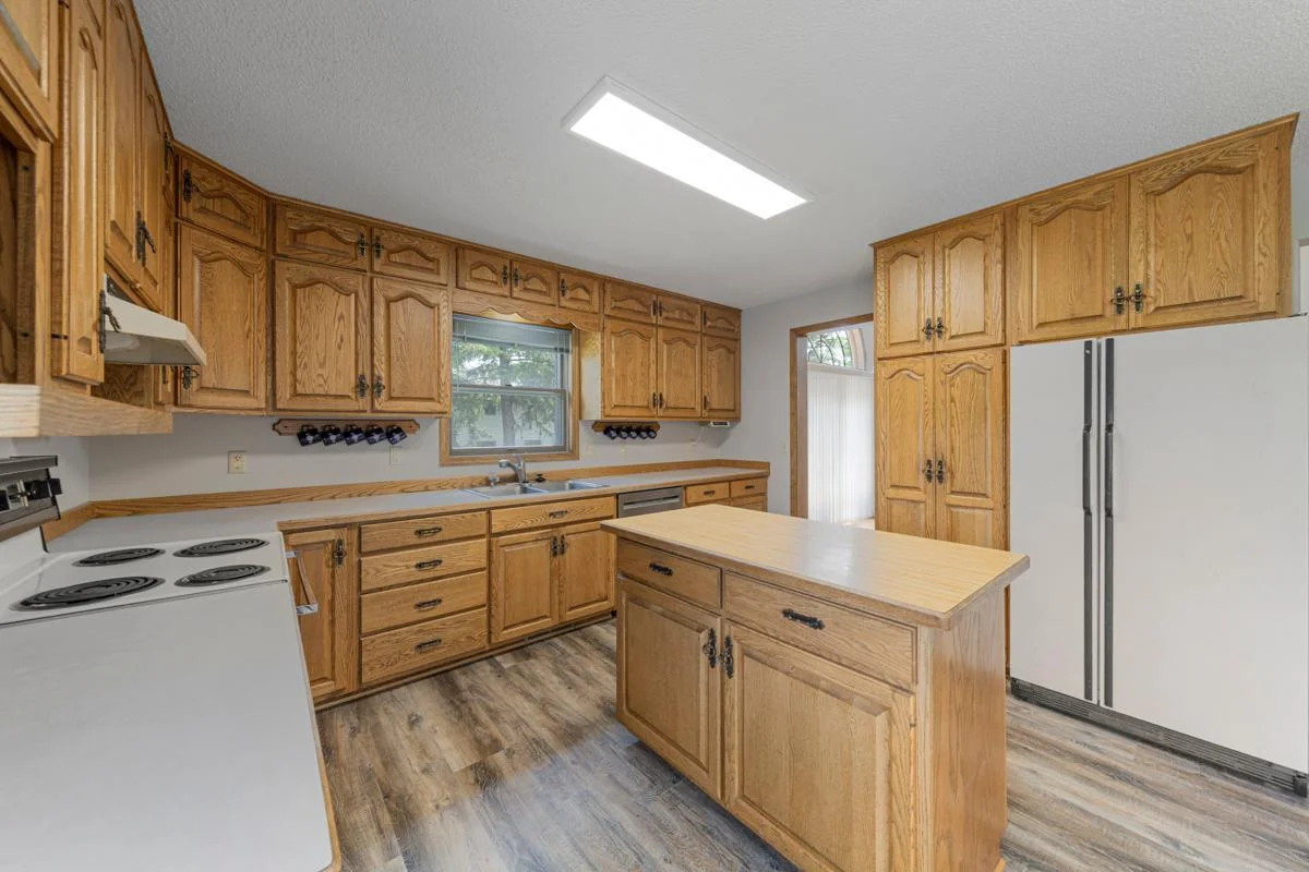 16 Kitchen