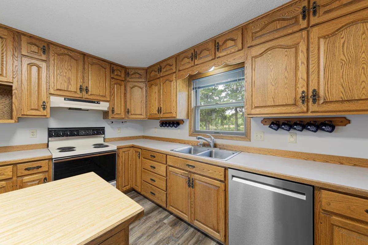 17 Kitchen