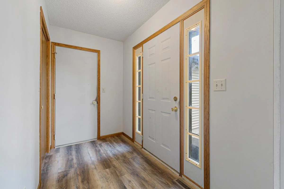 12 Entry_foyer