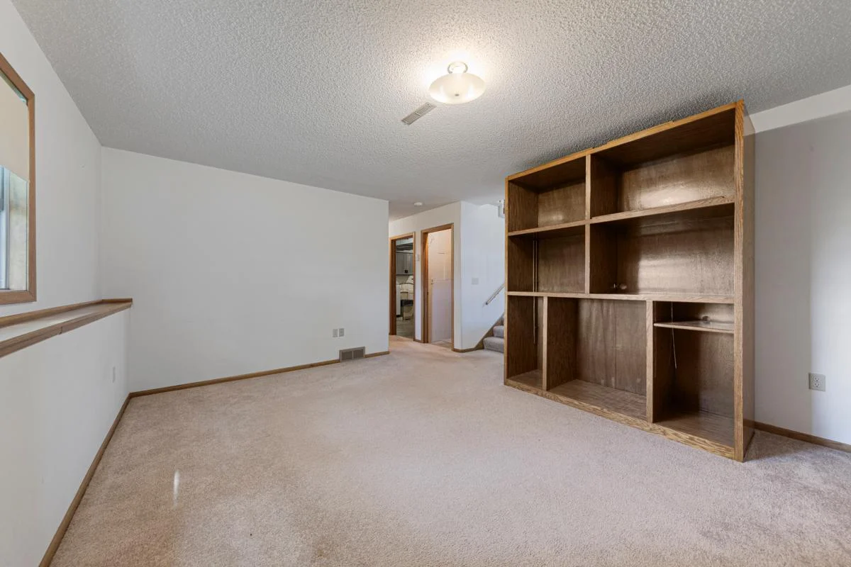 36 Family room_lower