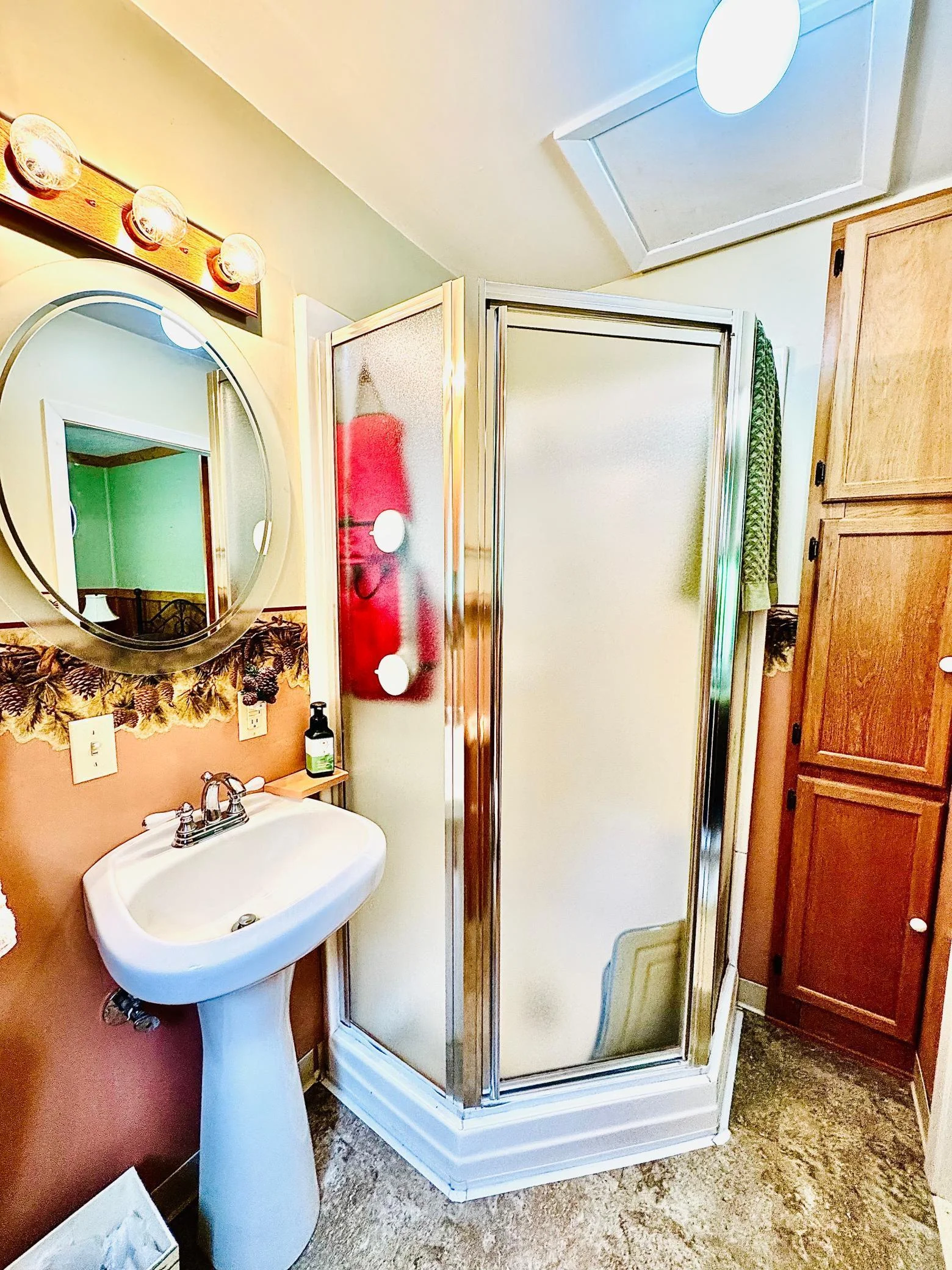 1st Bedroom Bath
