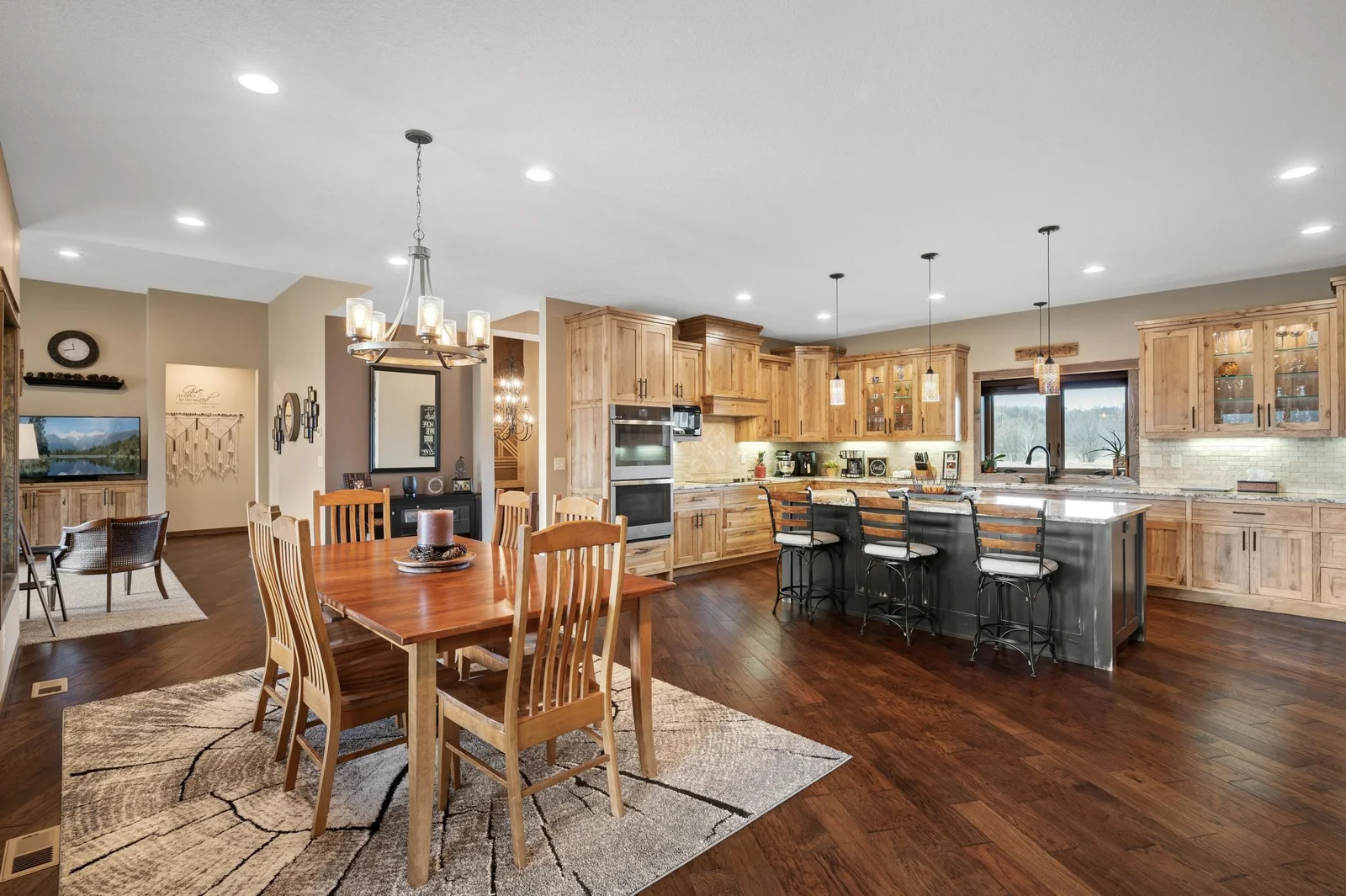 Enjoy entertaining from your kitchen with the wide open concept to your dining room and your great room.