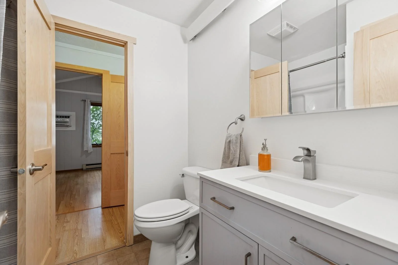 Upper Level Bath