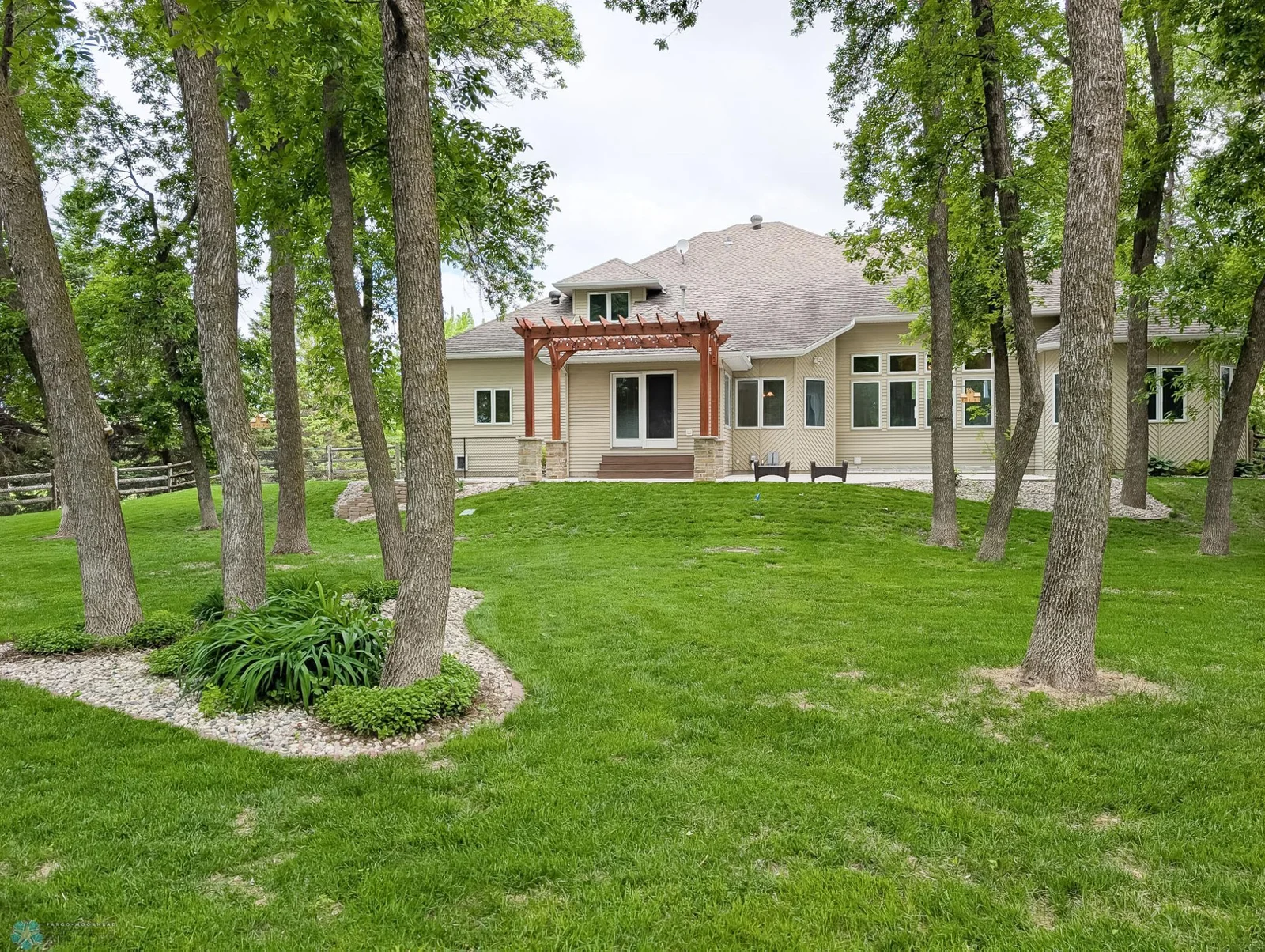L2P018-151339414.jpg