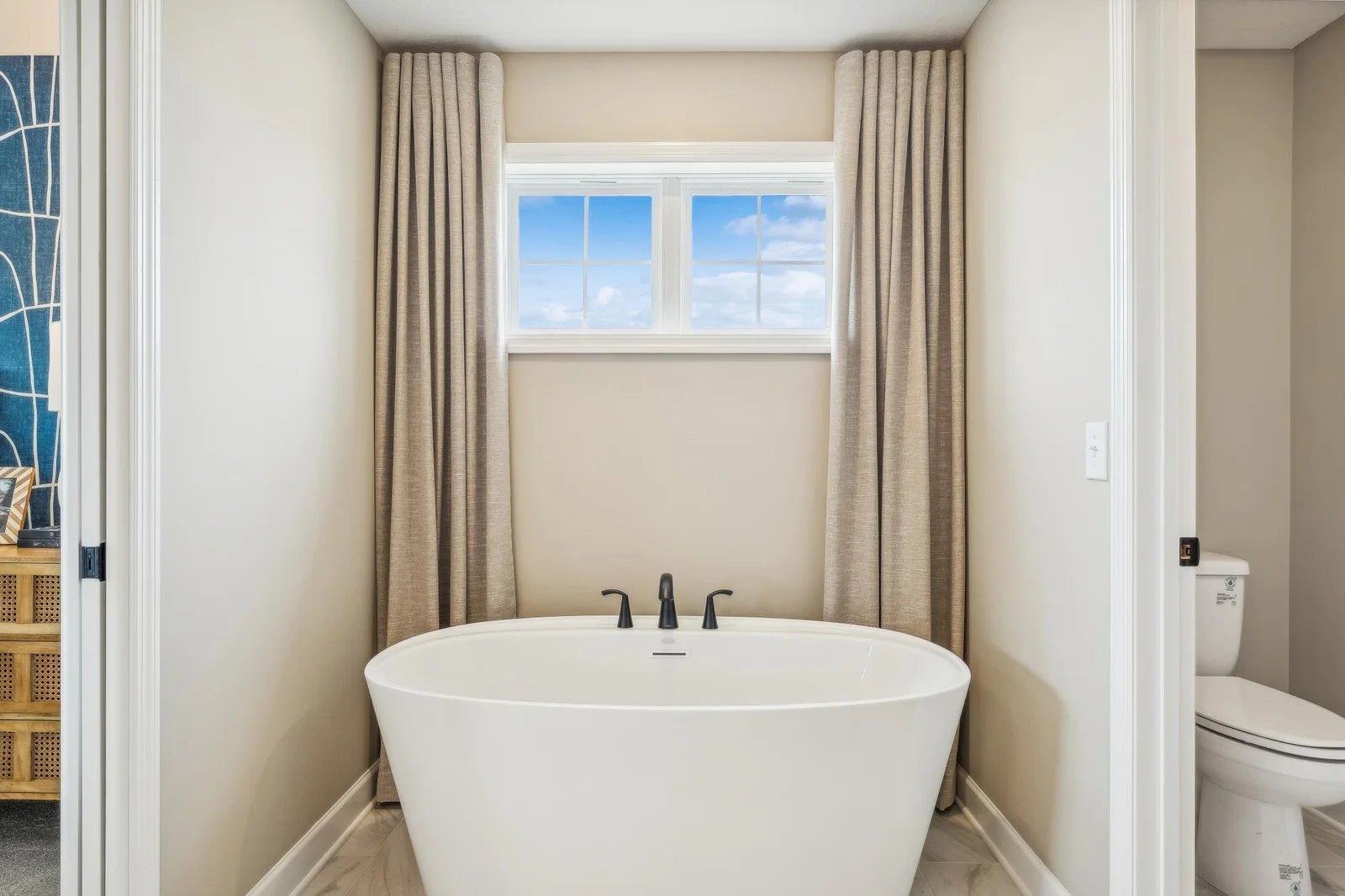 Photo is of the actual model. The soaking tub.