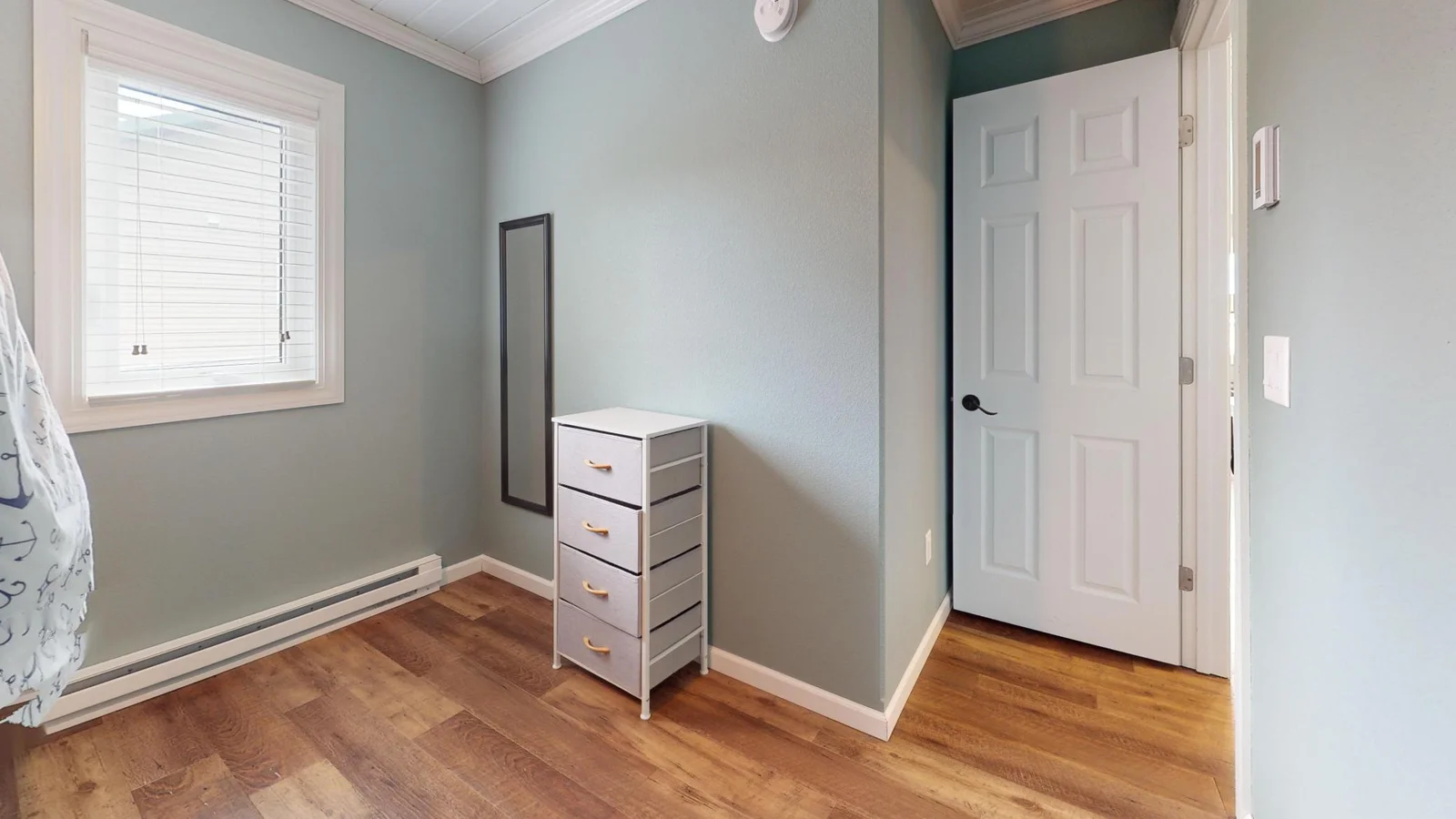 27096-Little-Floyd-Lake-Rd-Bedroom 3.jpg