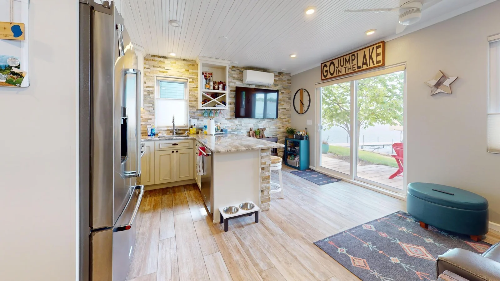 27096-Little-Floyd-Lake-Rd-Kitchen.jpg
