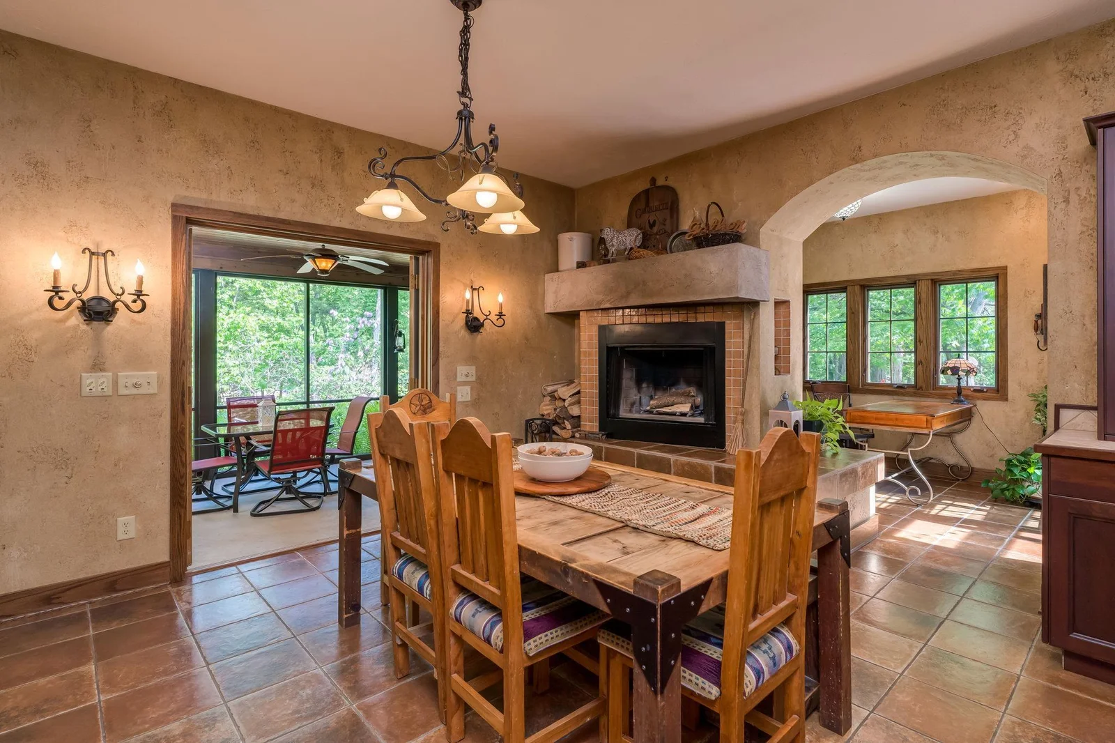 27-web-or-mls-56273-185th-ln.jpg