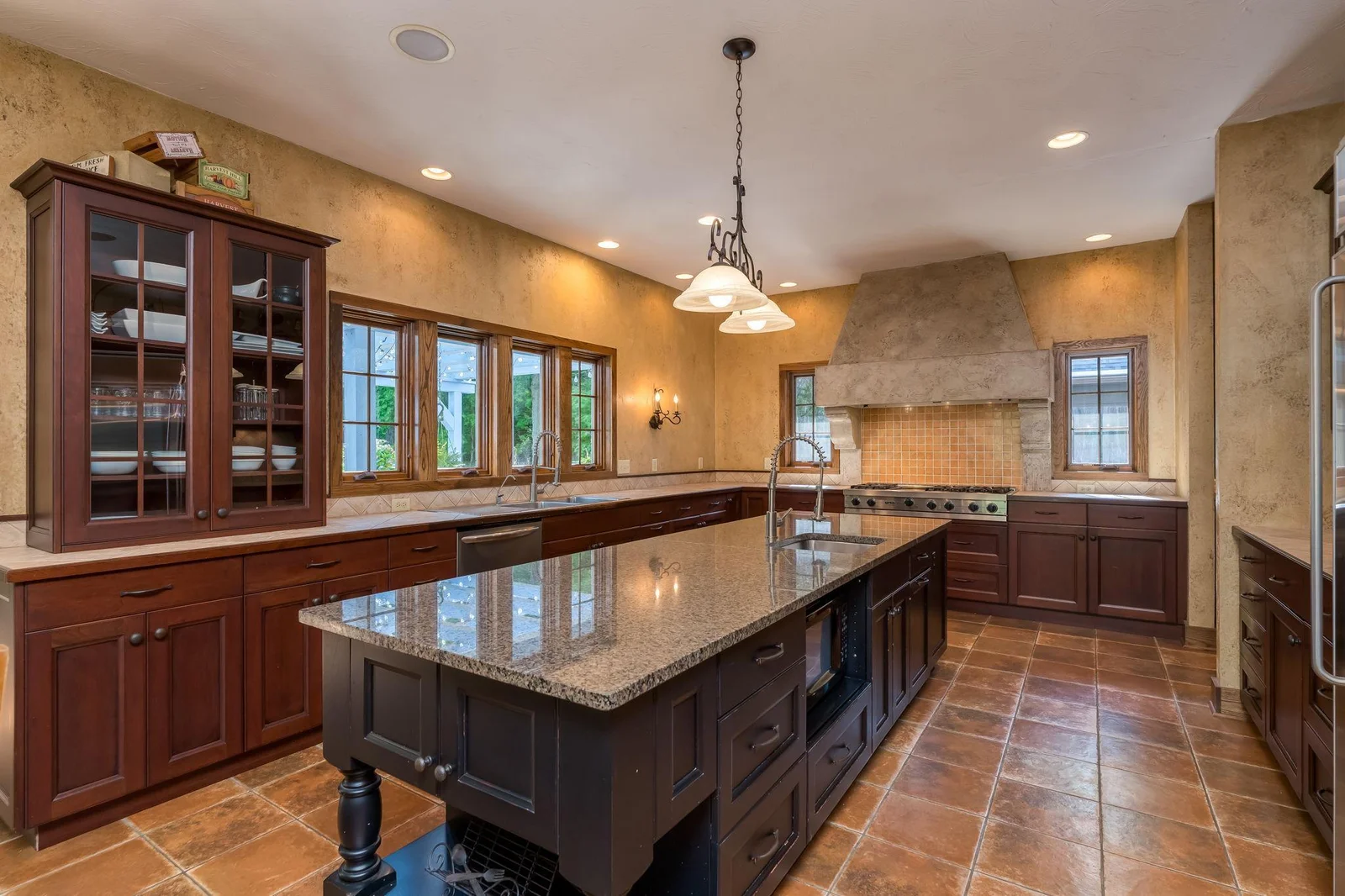 24-web-or-mls-56273-185th-ln.jpg