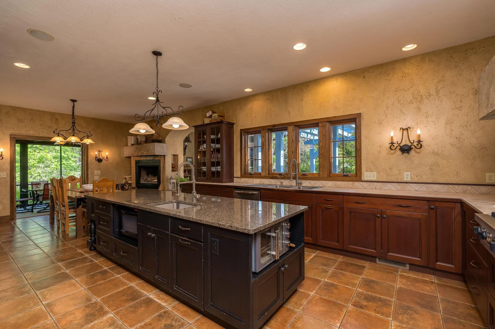 19-web-or-mls-56273-185th-ln.jpg