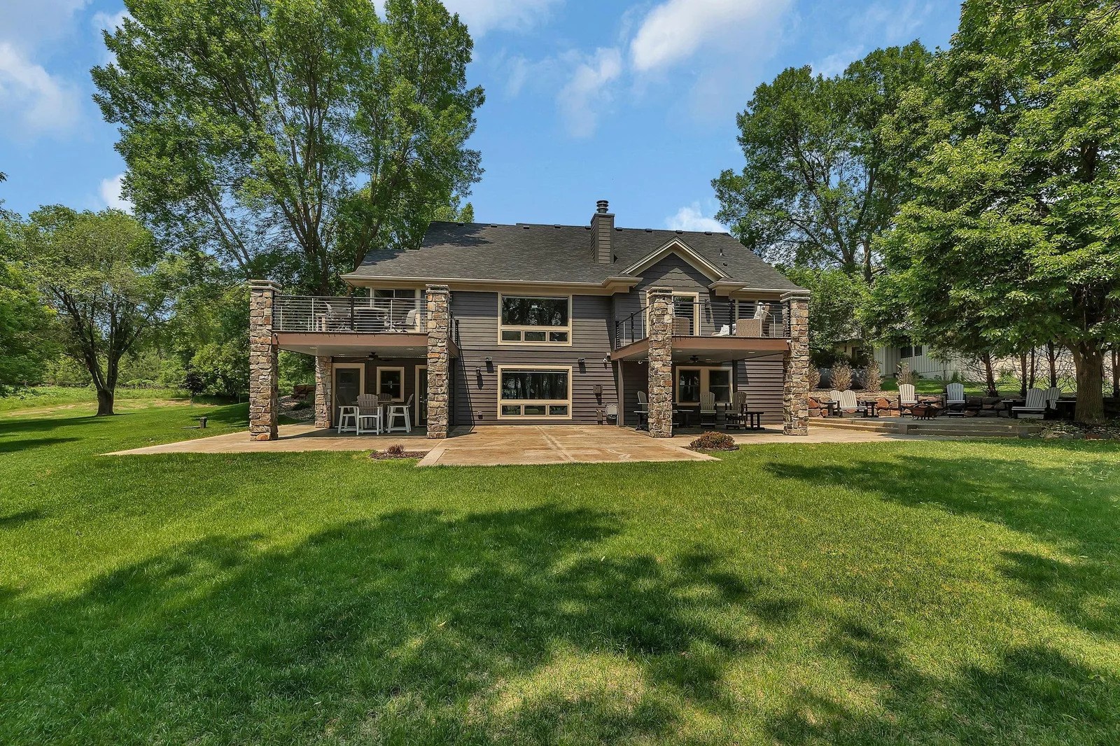 Sit on the large maintenance-free deck