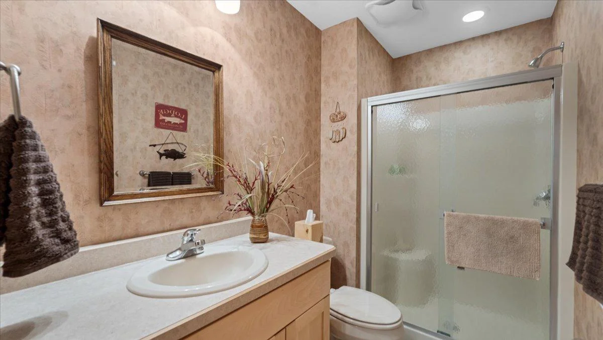 4132 Omaha Lane NW, Alexandria, MN 56308 Lower 3/4 bath