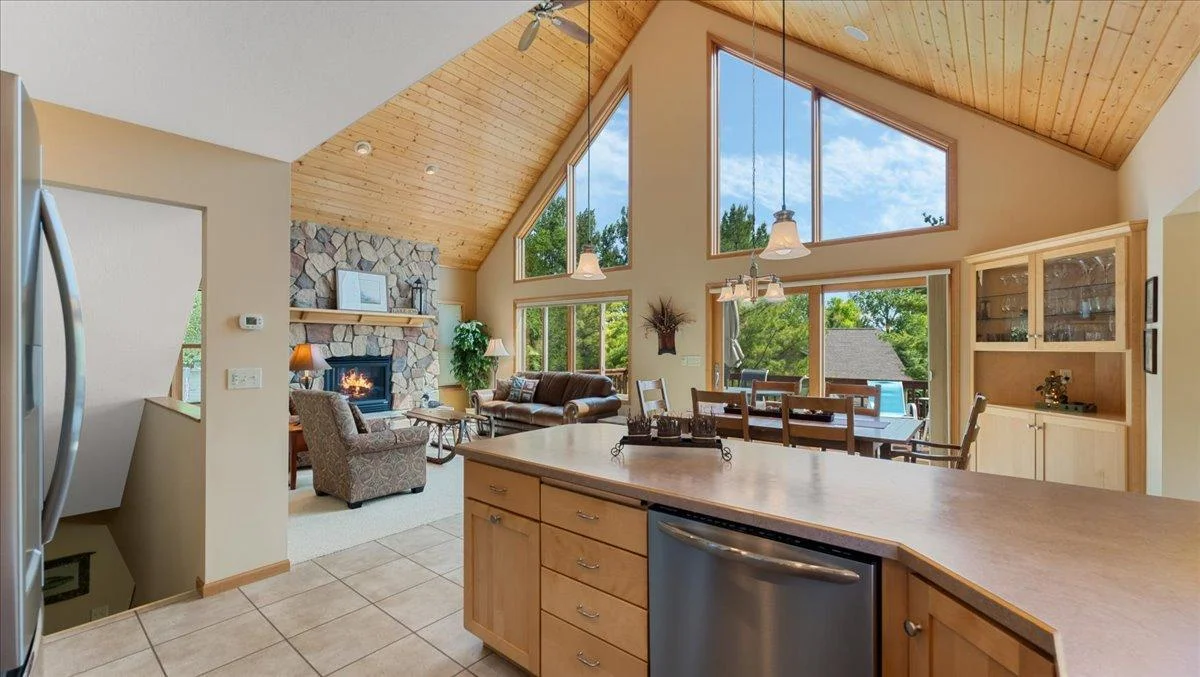 4132 Omaha Lane NW, Alexandria, MN 56308 Lots of natural light