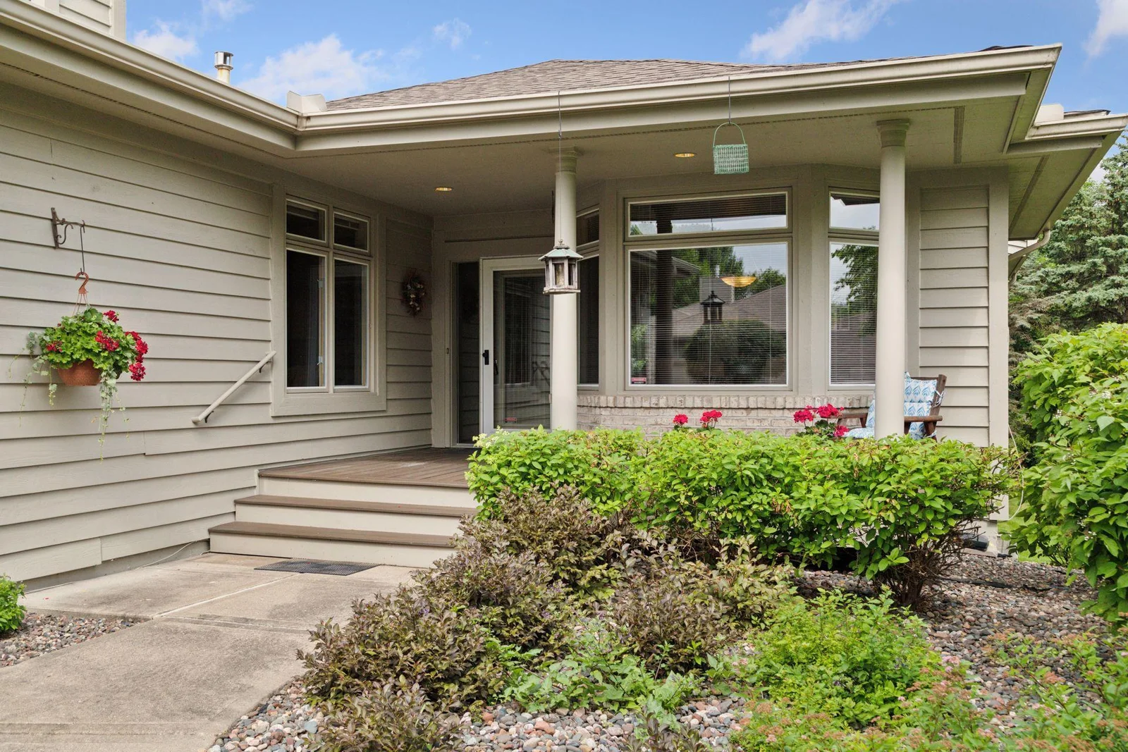 8910 Hilloway Road, Eden Prairie