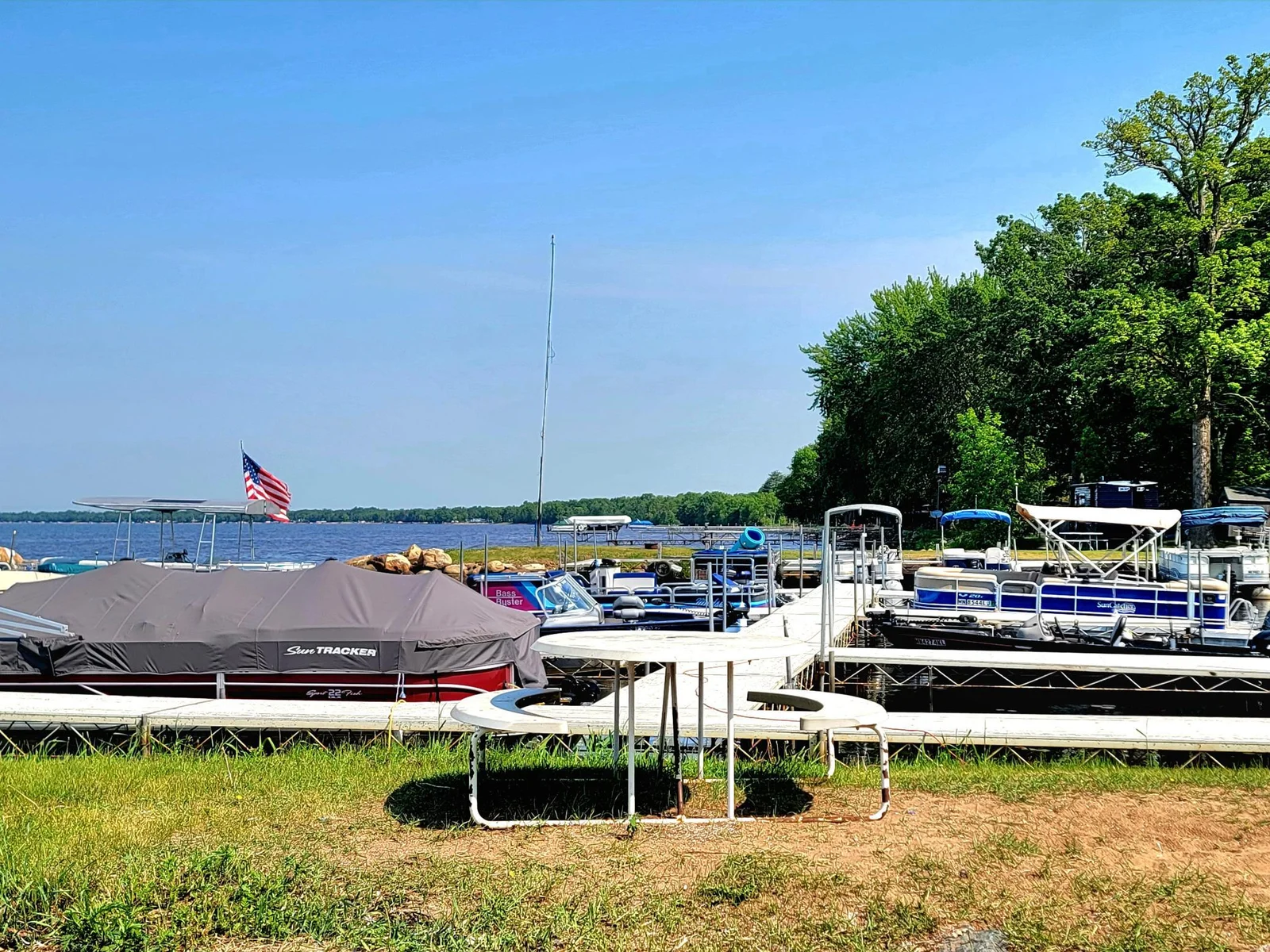 Castaways Resort, harbor