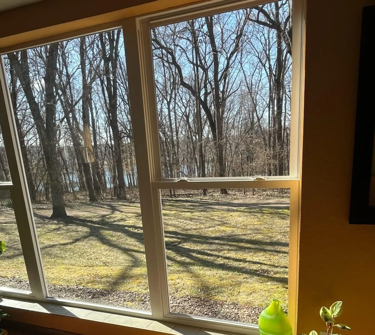 Take in peaceful views of the pond and the surrounding nature, a beautiful backdrop to enjoy in every season