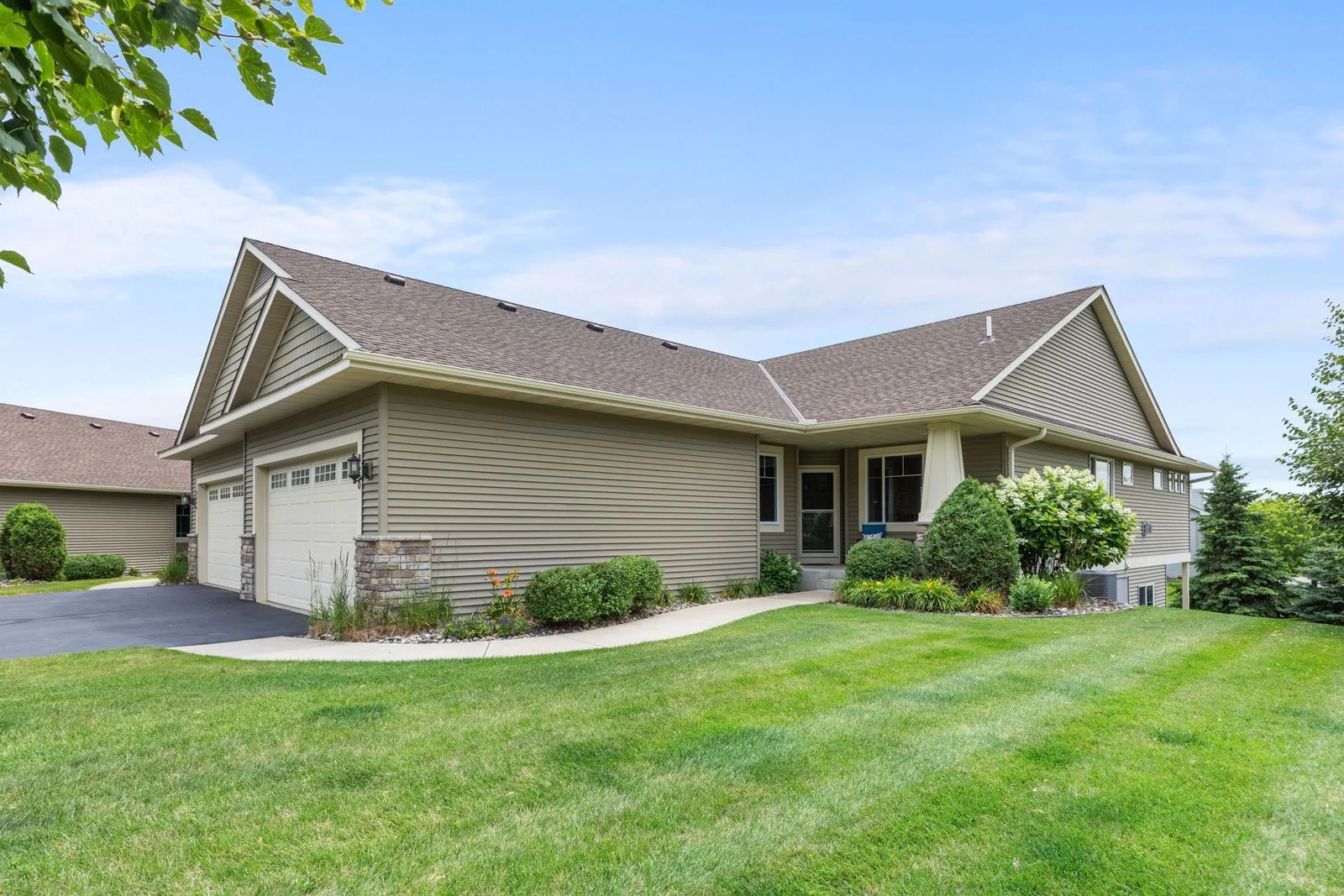 21-web-or-mls-8650 Corbin Ct-155.jpg