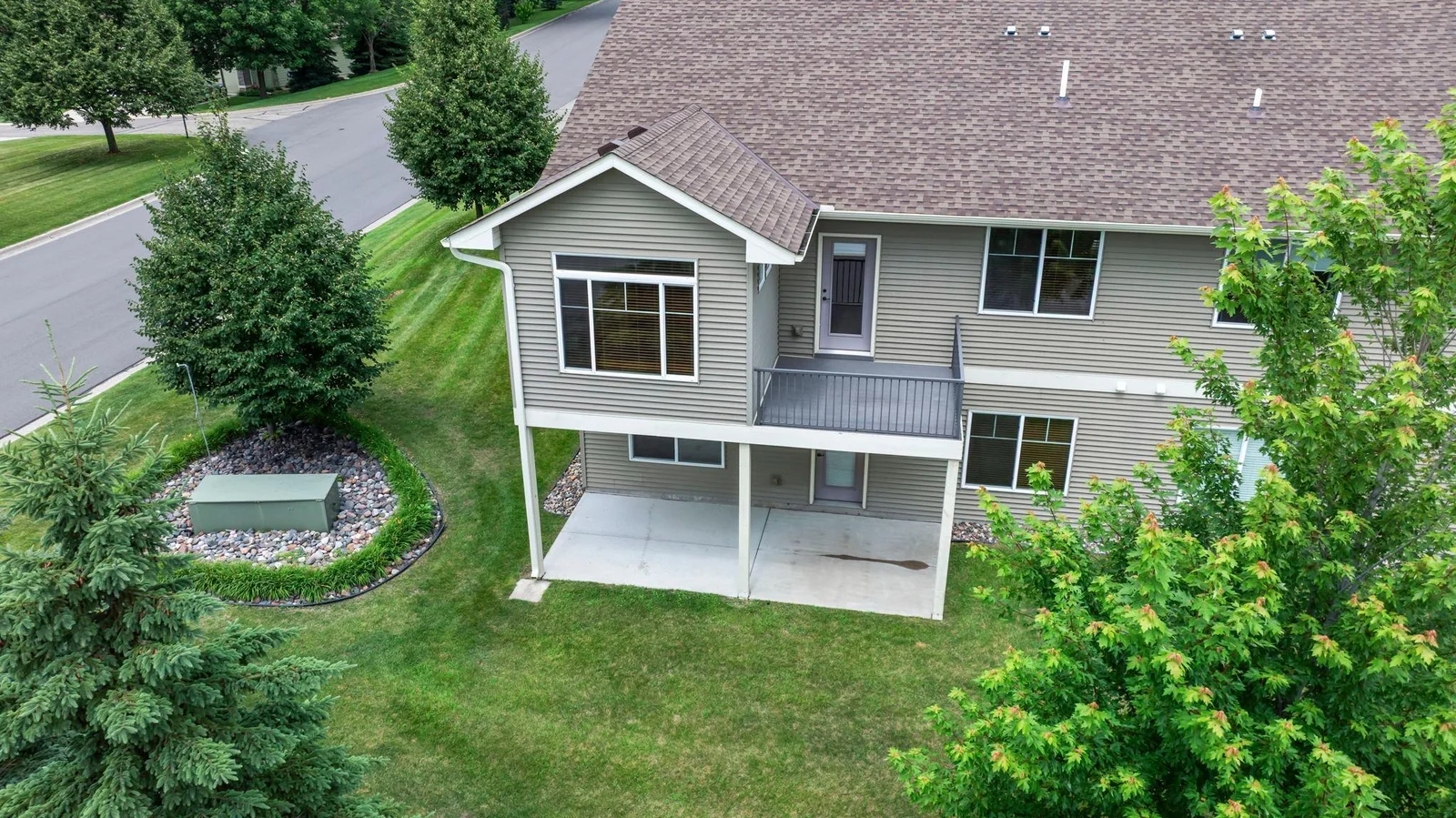 28-web-or-mls-8650 Corbin Ct-171.jpg