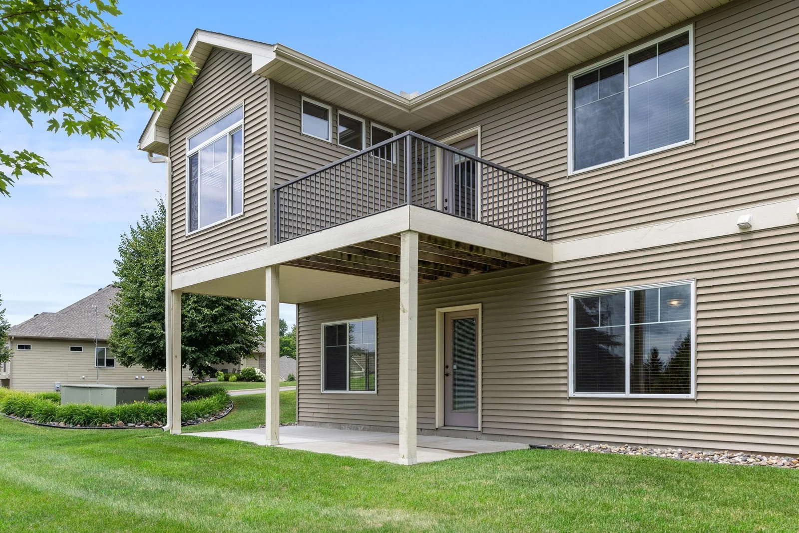 20-web-or-mls-8650 Corbin Ct-152.jpg