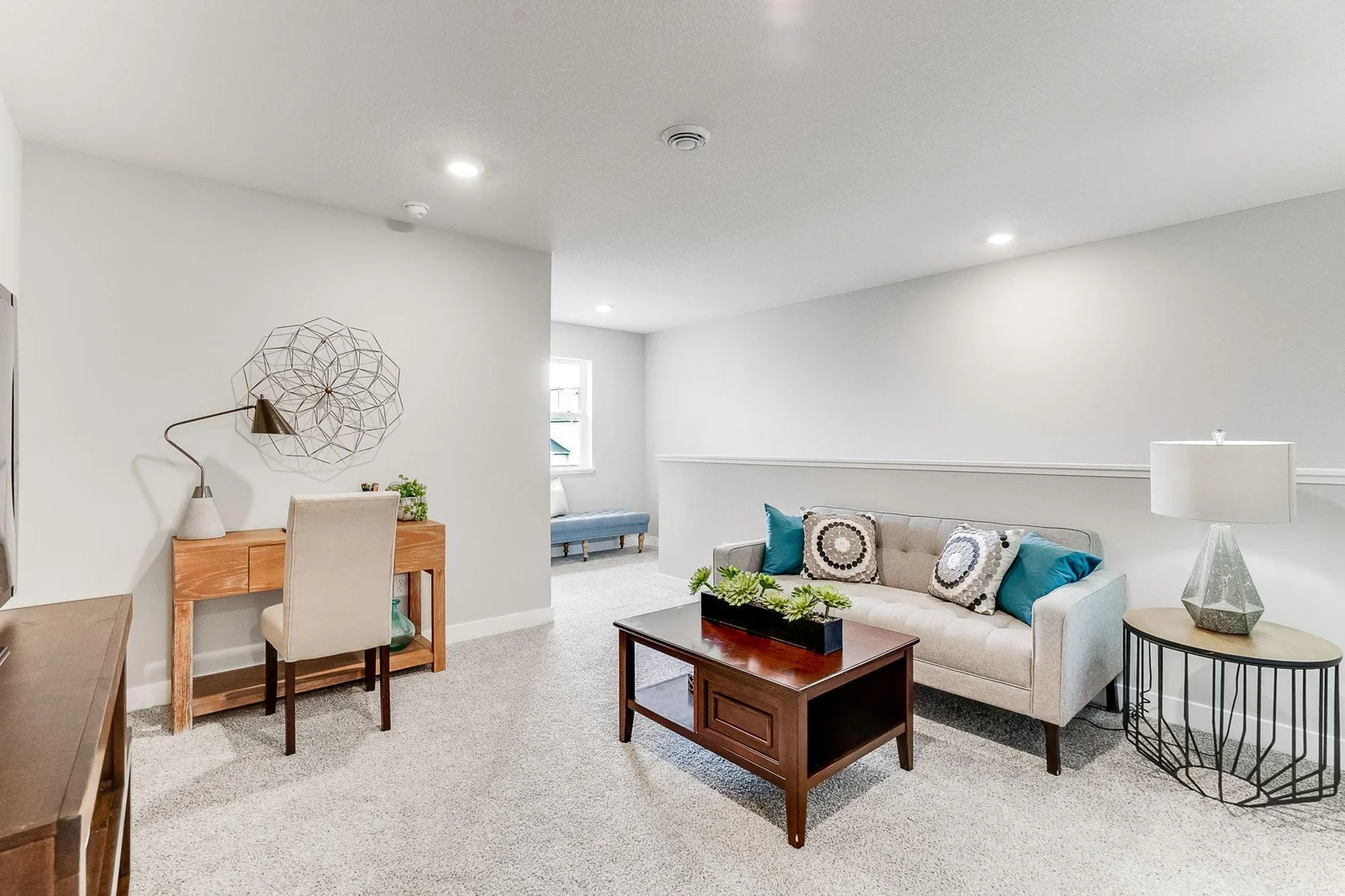 Another view of the Upper-level loft area...